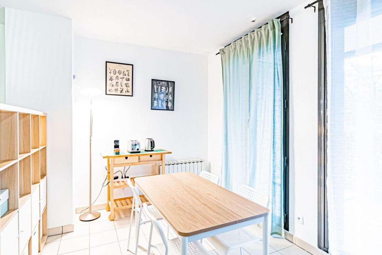 Le Petit Kaplan-Studio Cosy Avec Terrasse Lyon Luaran gambar